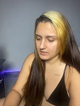 saray gomez22 online show from 11, 11, 2025