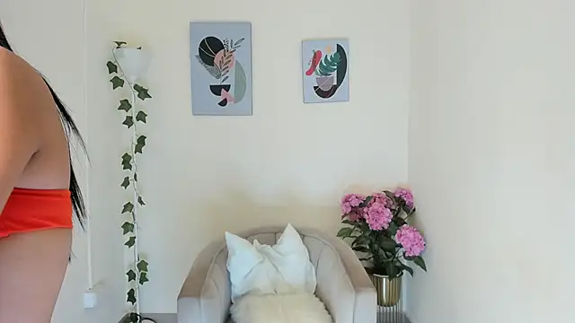 Charlothe capell online show from 19, 12, 2025