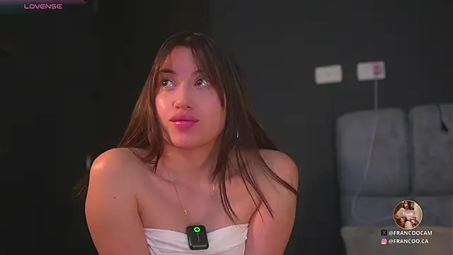 Snapshot of eimy22 chatting on 4, 11, 2025 eimy22 online show from 4, 11, 2025