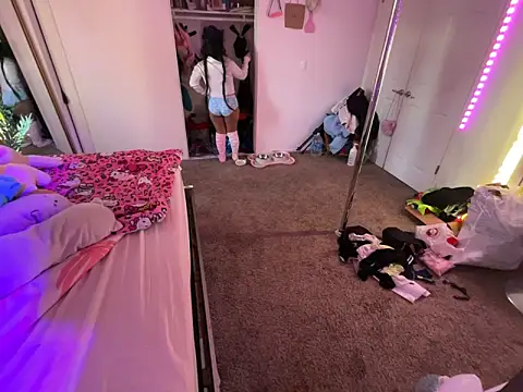 Onlypawzz online show from 25, 2, 2026