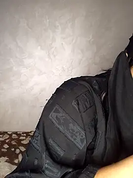 Narimane maroc online show from 3, 12, 2025