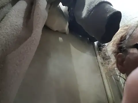 ILUV2TUCHMYKITTY online show from 15, 1, 2026