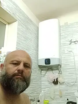 Snapshot of AlexandruCsaba chatting on 18, 5, 2026 AlexandruCsaba online show from 18, 5, 2026