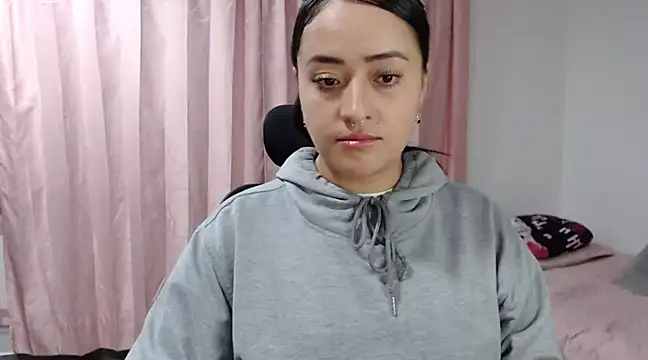 jjulietha95 online show from 17, 2, 2025