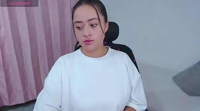 jjulietha95 online show from 3, 3, 2025
