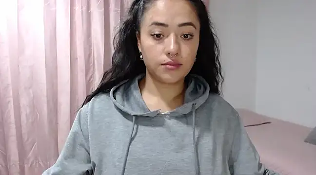 jjulietha95 online show from 14, 2, 2025