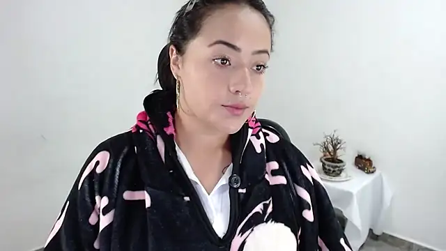 Snapshot of jjulietha95 chatting on 3, 5, 2026 jjulietha95 online show from 3, 5, 2026