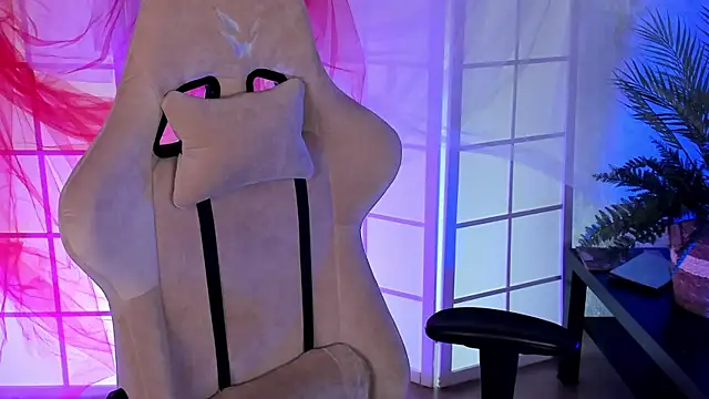 Snapshot of April_o_Nill chatting on 12, 11, 2025 April o Nill online show from 12, 11, 2025