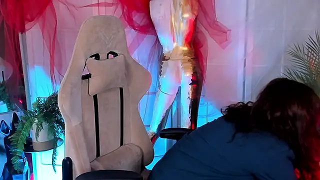 Snapshot of April_o_Nill chatting on 18, 11, 2025 April o Nill online show from 18, 11, 2025