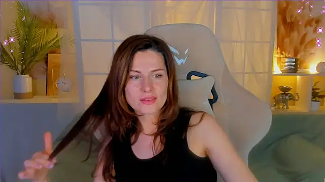 April o Nill online show from 15, 12, 2024