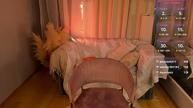  Rose Charming  online show from 19, 2, 2025
