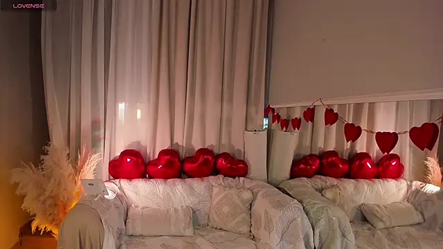  Rose Charming  online show from 16, 2, 2025