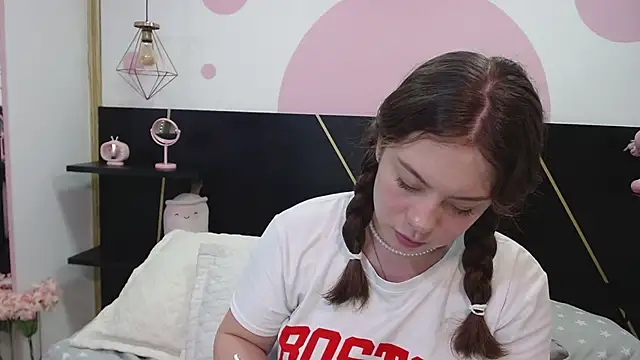 DanniAbbey online show from 24, 2, 2025