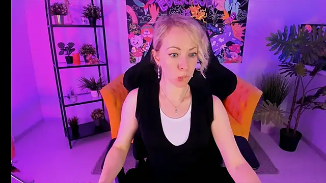 LylithSkye online show from 22, 1, 2025
