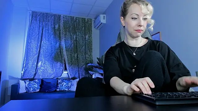 LylithSkye online show from 21, 2, 2026