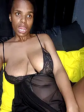 Snapshot of SexySlenderLexy chatting on 4, 4, 2026 SexySlenderLexy online show from 4, 4, 2026