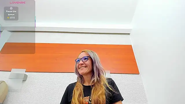 Snapshot of maddy_cartter chatting on 11, 5, 2026 maddy cartter online show from 11, 5, 2026