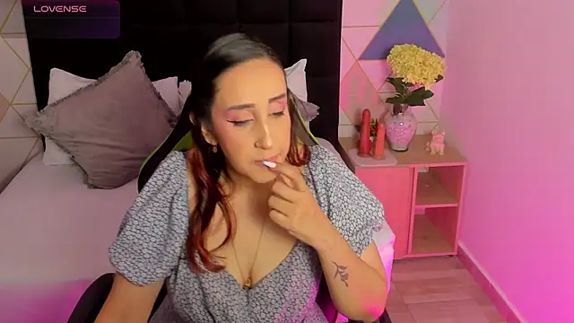 Snapshot of jadde13_ chatting on 19, 11, 2025 jadde13 online show from 19, 11, 2025