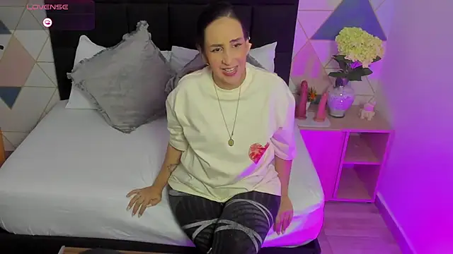 Snapshot of jadde13_ chatting on 14, 11, 2025 jadde13 online show from 14, 11, 2025