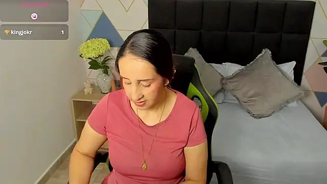 Snapshot of jadde13_ chatting on 11, 11, 2025 jadde13 online show from 11, 11, 2025