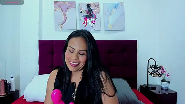 Anthonelaa   online show from 18, 11, 2025