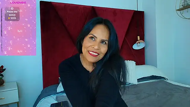 Anthonelaa   online show from 9, 6, 2026