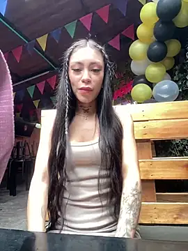 Effy Bonny online show from 2, 3, 2025