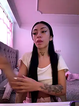 Effy Bonny online show from 16, 1, 2026