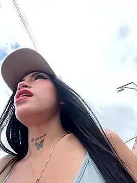 Effy Bonny online show from 8, 1, 2026