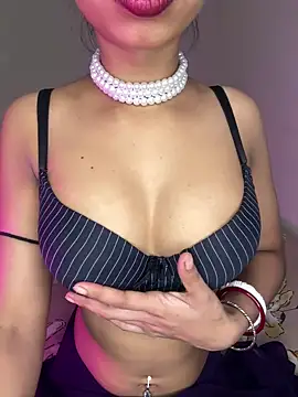 Hot-sexy222 online show from 4, 2, 2025