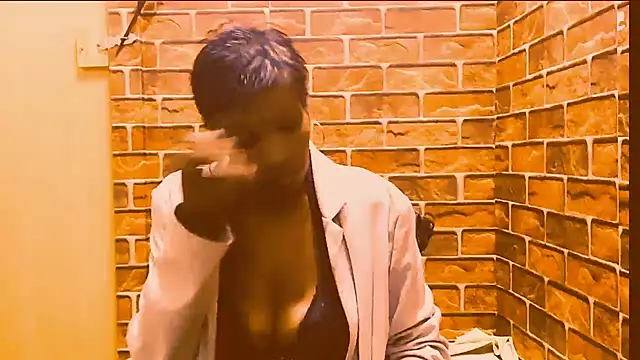 Snapshot of Fuckable_Nasty_MILF chatting on 8, 6, 2026 Fuckable Nasty MILF online show from 8, 6, 2026