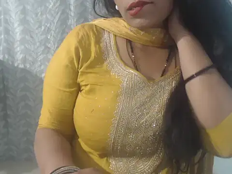 cute-priy online show from 27, 2, 2025