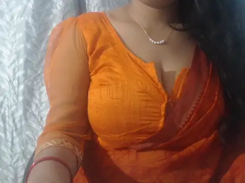 cute-priy online show from 4, 12, 2025