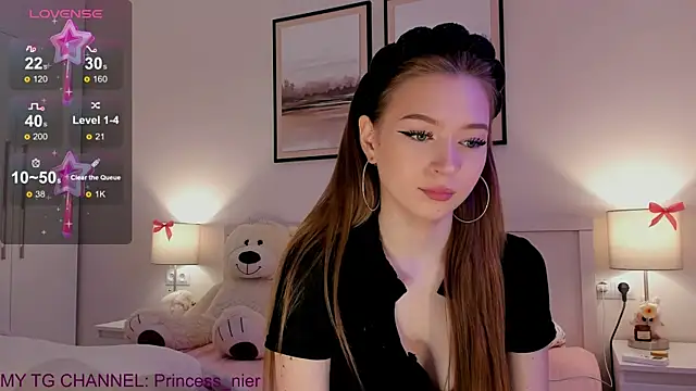 Snapshot of diana_nier chatting on 25, 10, 2025 diana nier online show from 25, 10, 2025