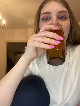 Snapshot of MollyDolle chatting on 21, 12, 2024 MollyDolle online show from 21, 12, 2024