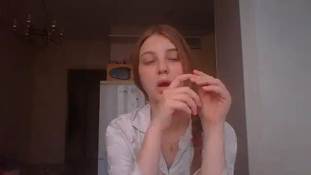 Snapshot of MollyDolle chatting on 5, 7, 2026 MollyDolle online show from 5, 7, 2026