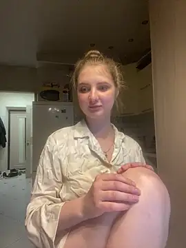 Snapshot of MollyDolle chatting on 19, 6, 2026 MollyDolle online show from 19, 6, 2026