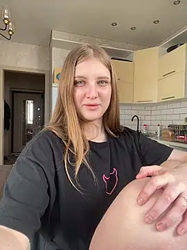 MollyDolle online show from 28, 4, 2026
