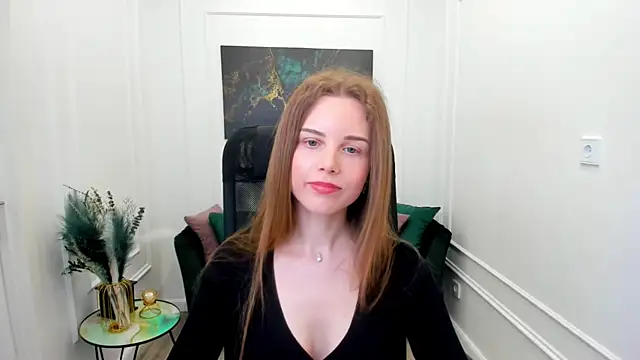 Snapshot of MileyWings chatting on 28, 5, 2026 MileyWings online show from 28, 5, 2026