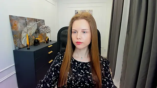 Snapshot of MileyWings chatting on 7, 5, 2026 MileyWings online show from 7, 5, 2026
