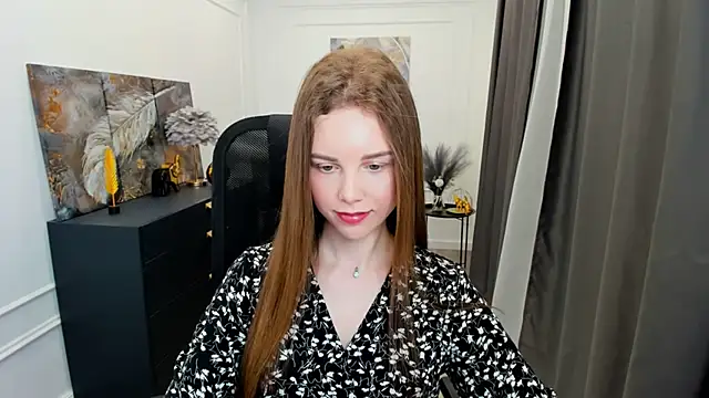 Snapshot of MileyWings chatting on 2, 5, 2026 MileyWings online show from 2, 5, 2026