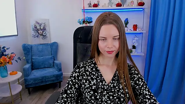 Snapshot of MileyWings chatting on 25, 10, 2025 MileyWings online show from 25, 10, 2025