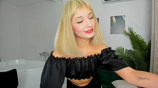 YourHottie 1 online show from 5, 10, 2025