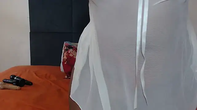 Snapshot of CANDY-X-LOVE-xx chatting on 2, 2, 2025 CANDY-X-LOVE-xx online show from 2, 2, 2025