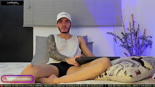 Tylergiuseppe  online show from 10, 2, 2025