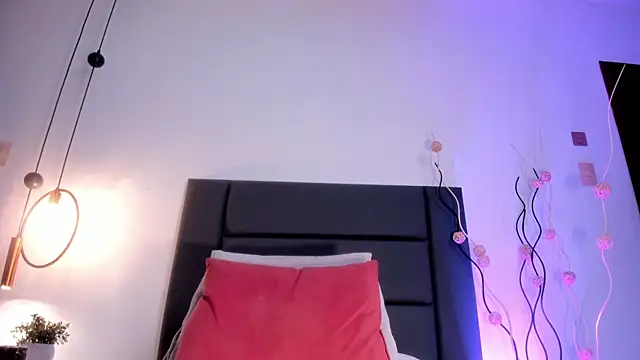 AuraStonee online show from 13, 12, 2024