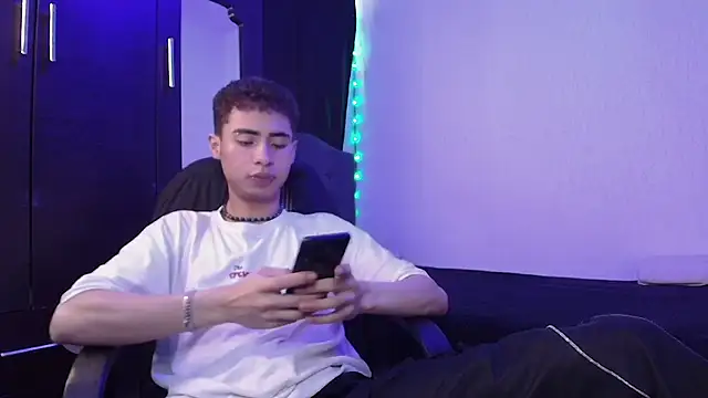 sexybat twink online show from 26, 2, 2025