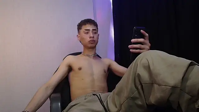 sexybat twink online show from 21, 3, 2025