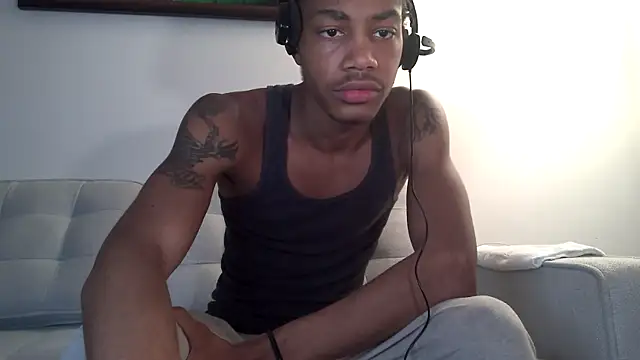 Snapshot of Skinnyblackman chatting on 17, 10, 2025 Skinnyblackman online show from 17, 10, 2025