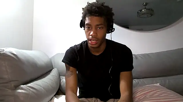 Snapshot of Skinnyblackman chatting on 9, 10, 2025 Skinnyblackman online show from 9, 10, 2025